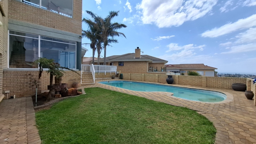 4 Bedroom Property for Sale in Menkenkop Western Cape
